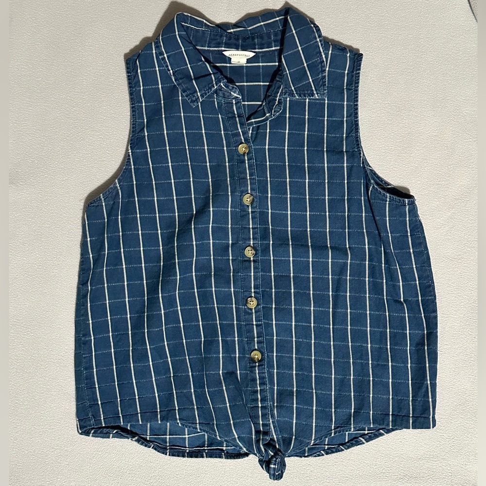 Medium Aeropostale plaid tank top with buttons and adjustable knot